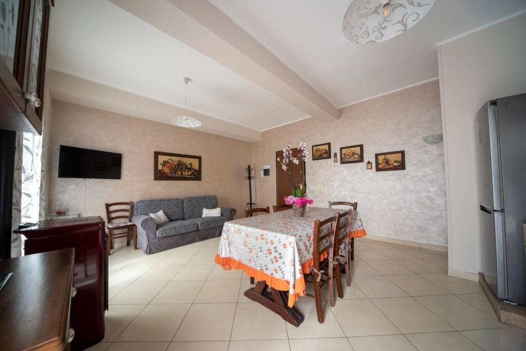 Casa Vacanze Il Fischio Del Vento Zafferana Etnea Bagian luar foto