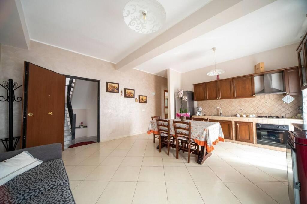 Casa Vacanze Il Fischio Del Vento Zafferana Etnea Bagian luar foto